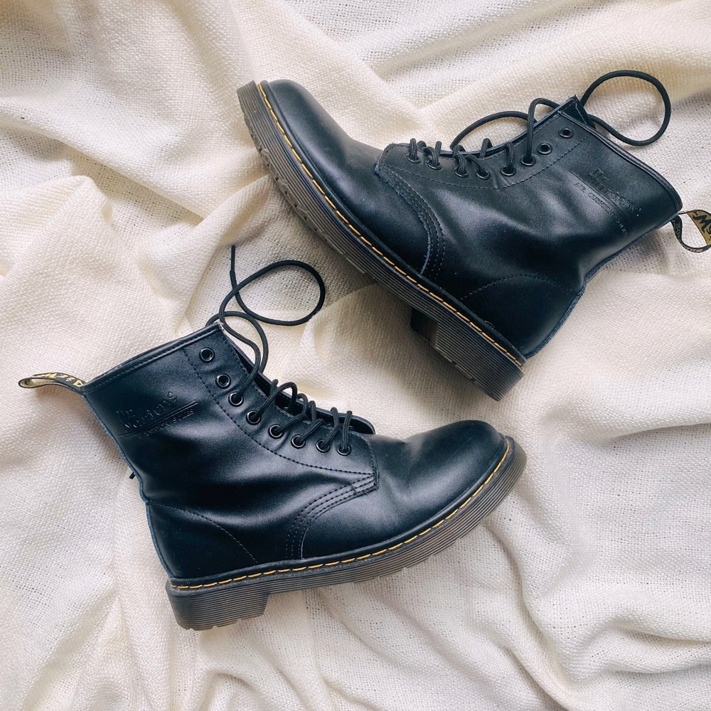 Doc martens 1460 boot size 9